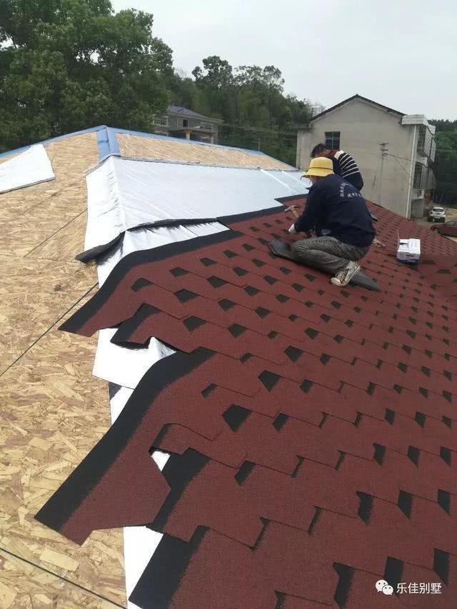 坡屋頂現澆完還要做防水、保溫才能掛瓦？難怪農村包工頭都這么說
